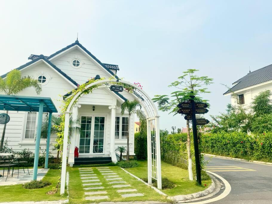 Two-Bedroom House photo 3