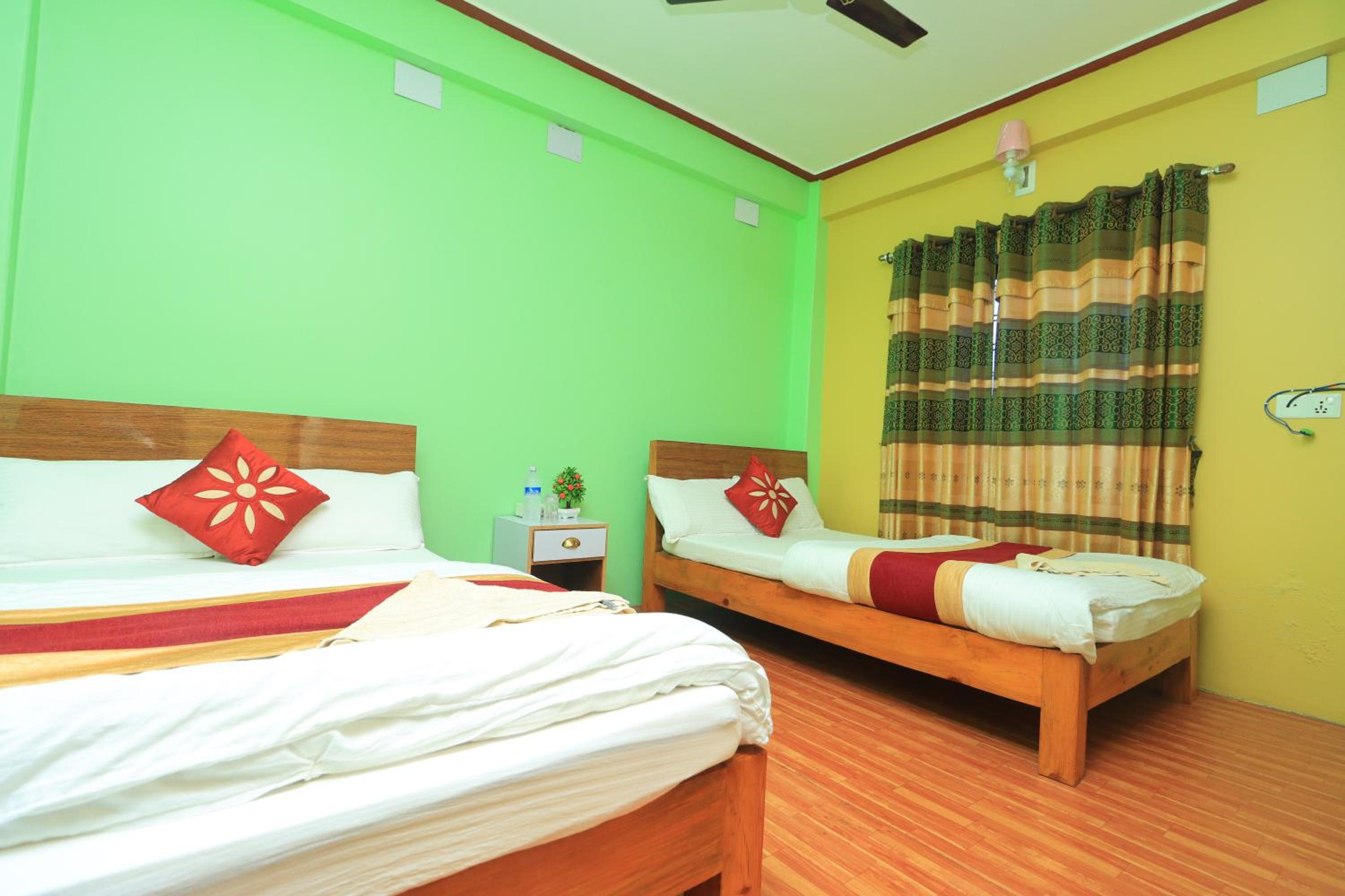 Budget Twin Room photo 3