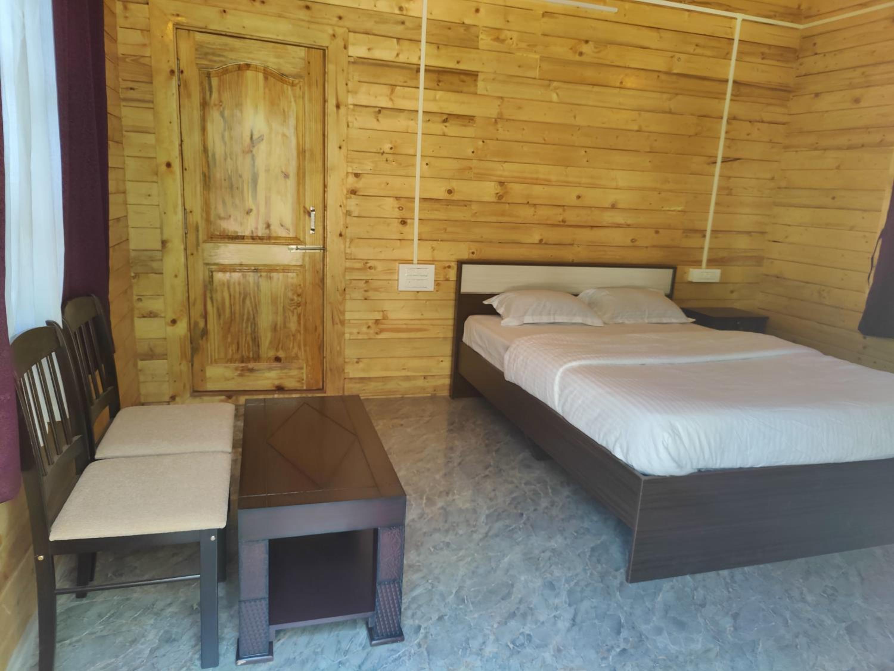 Deluxe Family Room photo 1