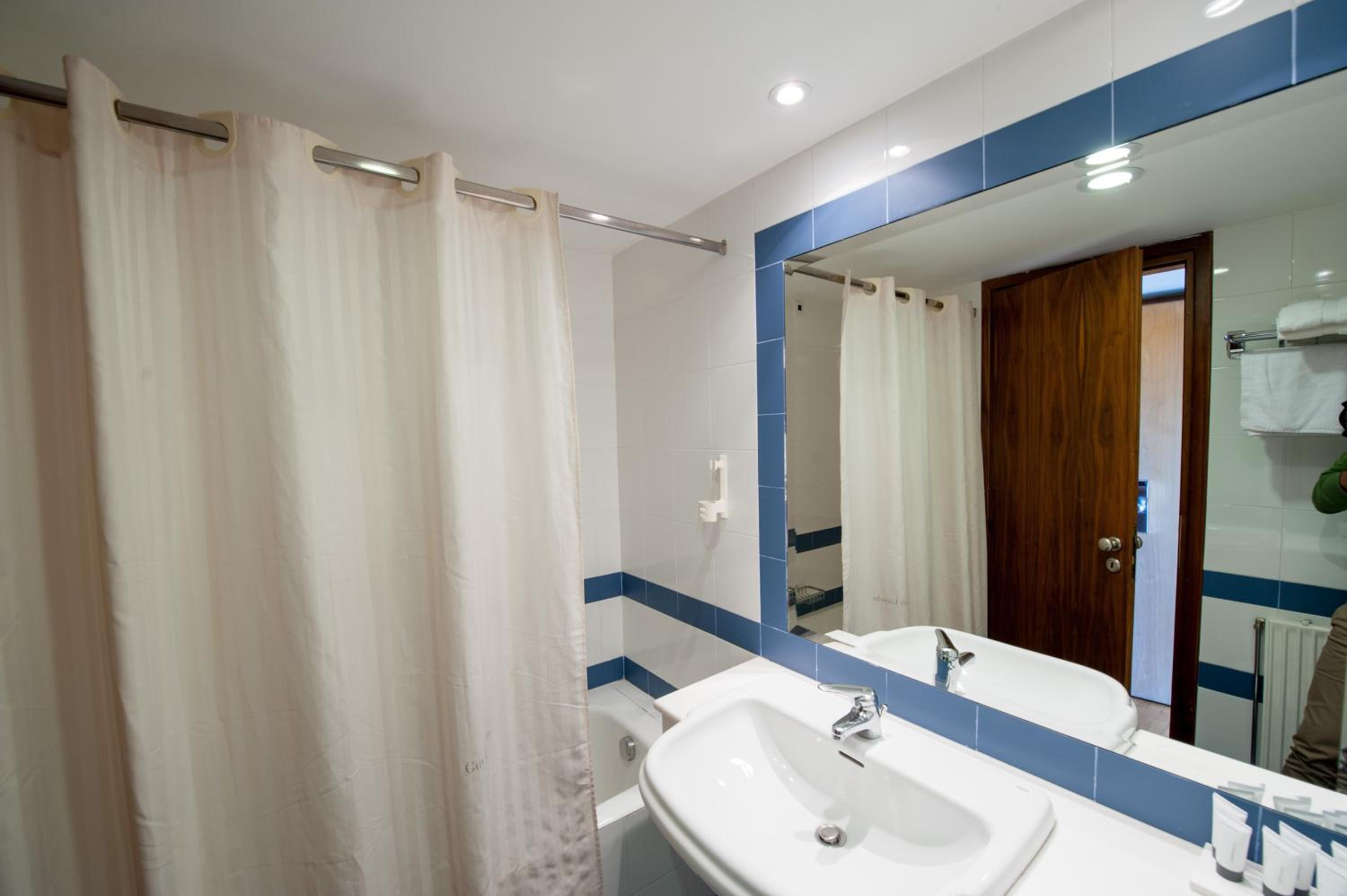 Double Room - Photo 4
