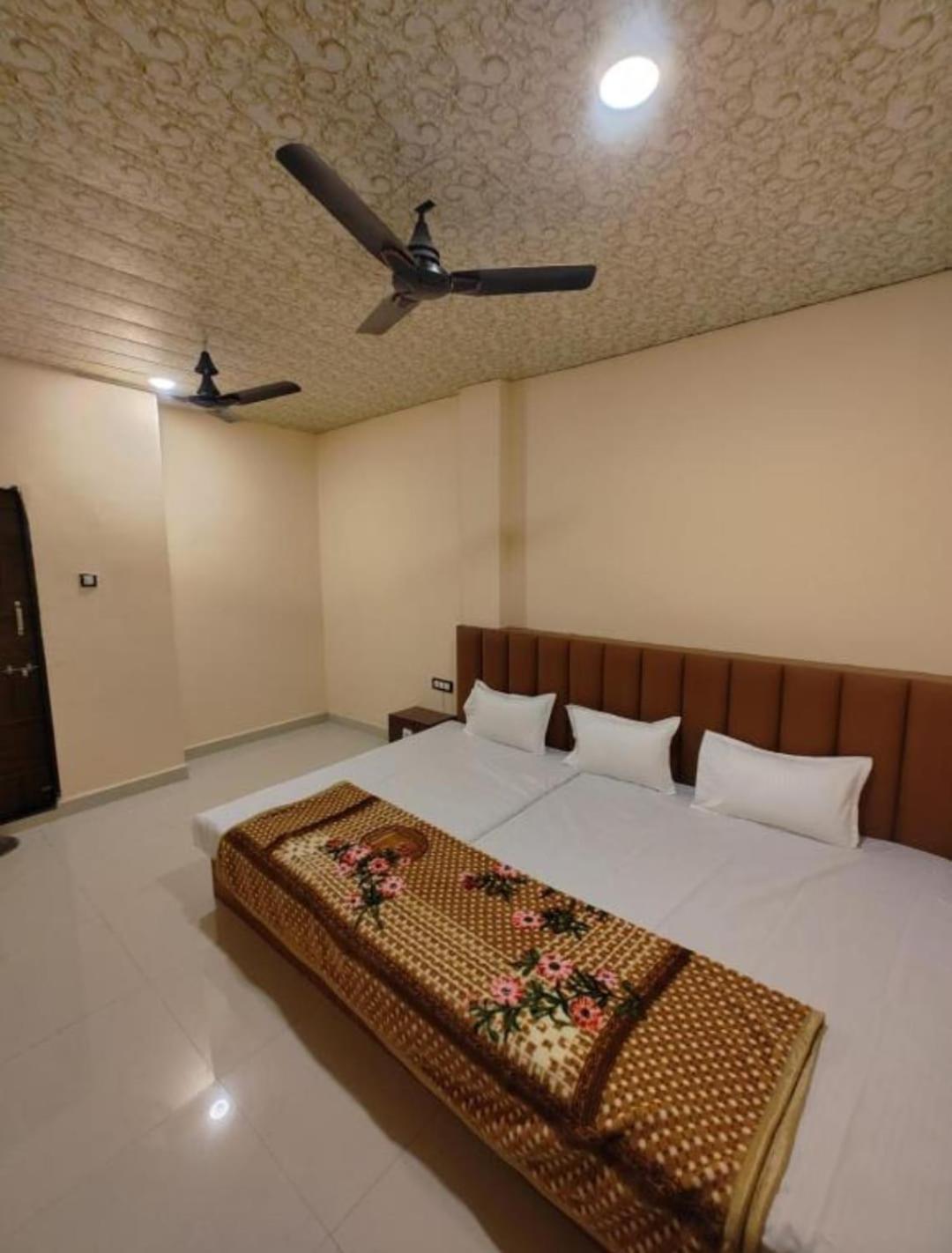 Deluxe Triple Room photo 2