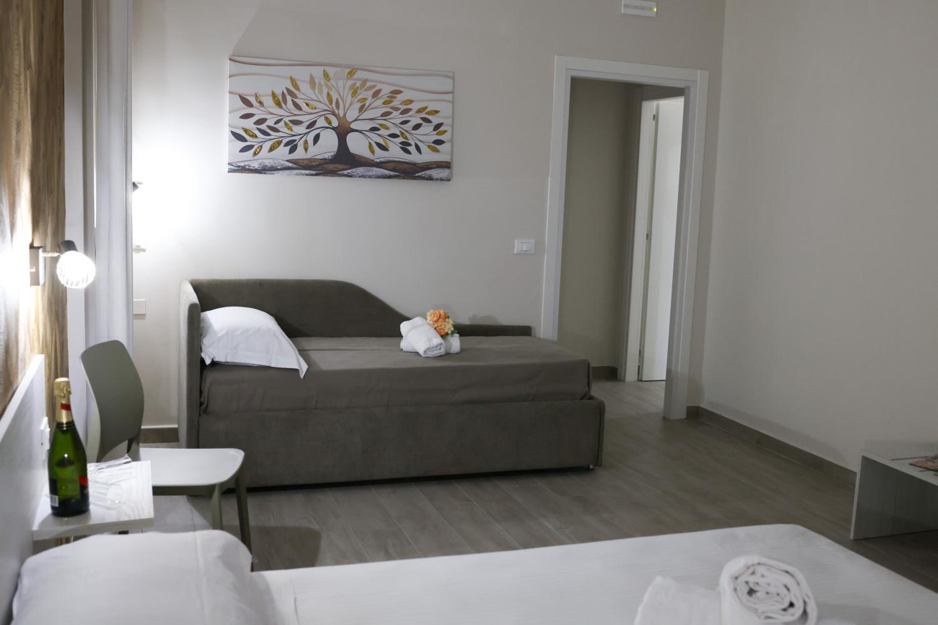 Deluxe Quadruple Room photo 2