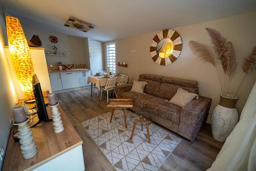 One-Bedroom House photo 1