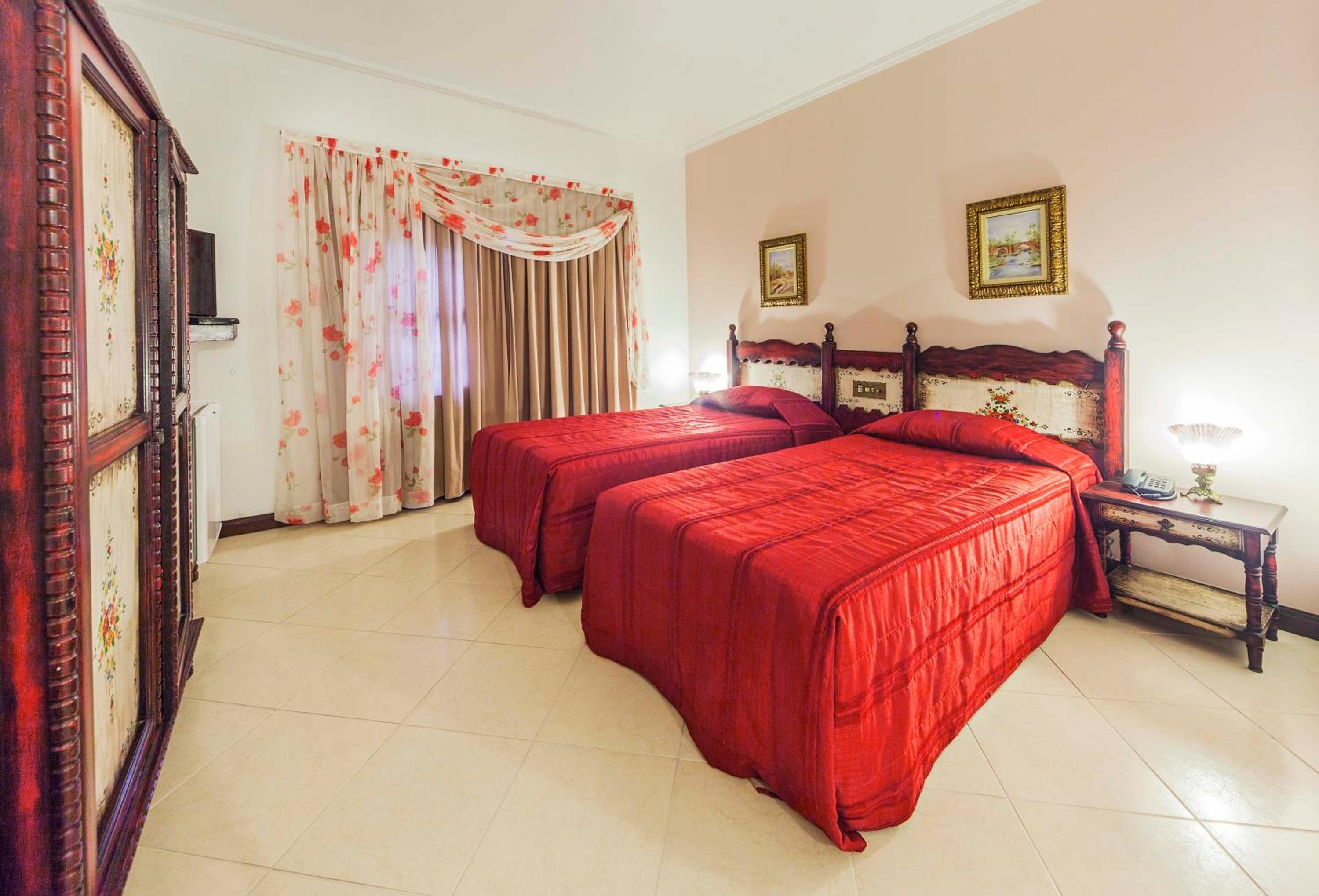 Deluxe Twin Room photo 3