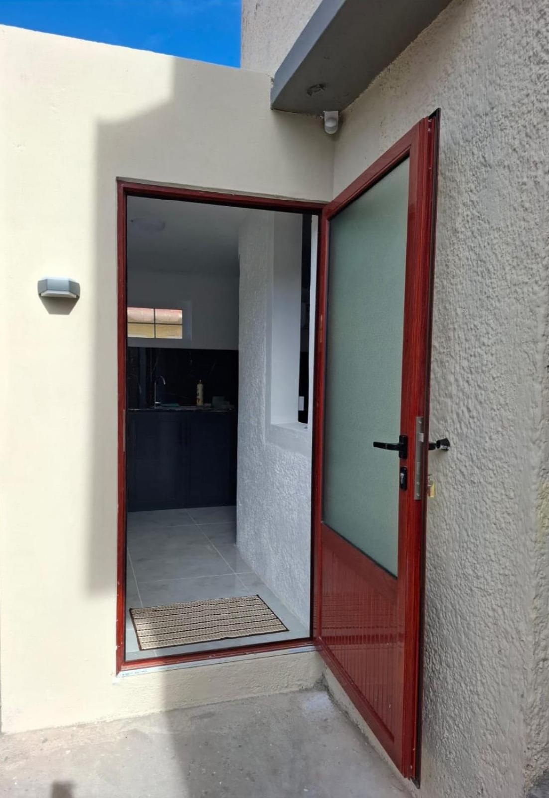 Single Room With Bathroom photo 3