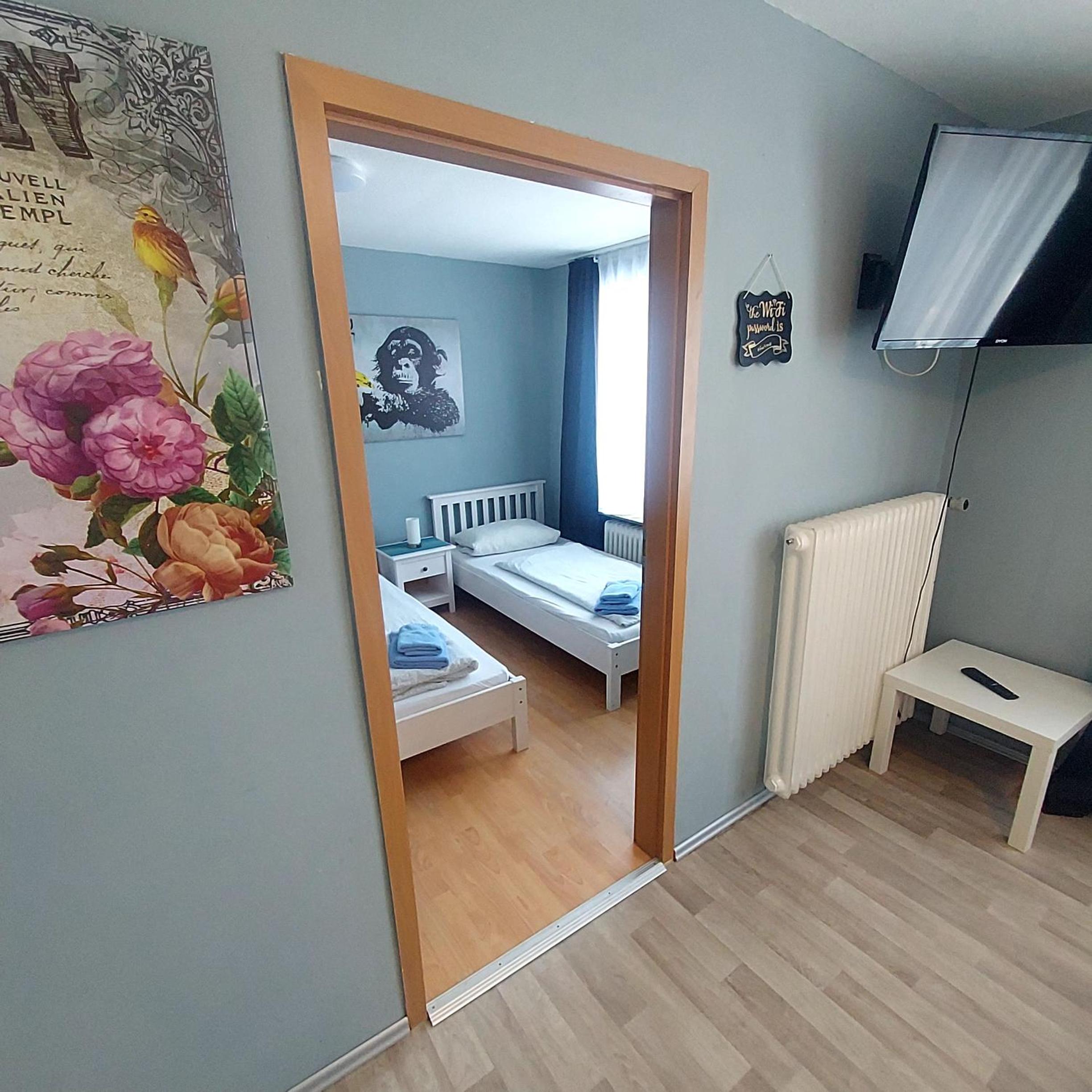 Quadruple Room with external private shower - Photo 6