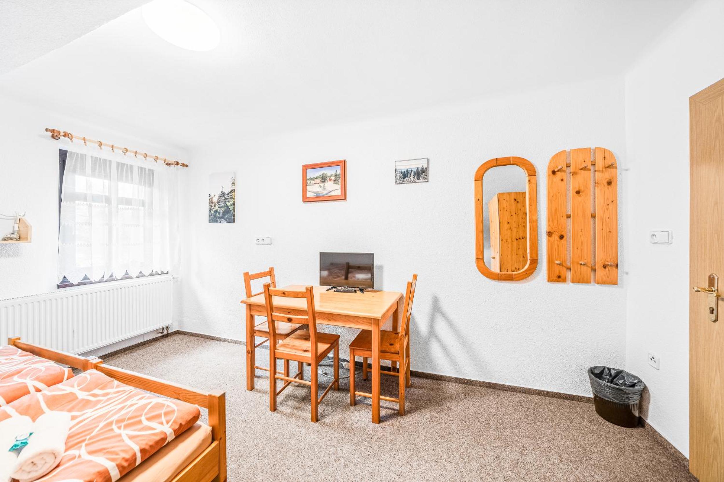 Five-Bedroom House photo 1