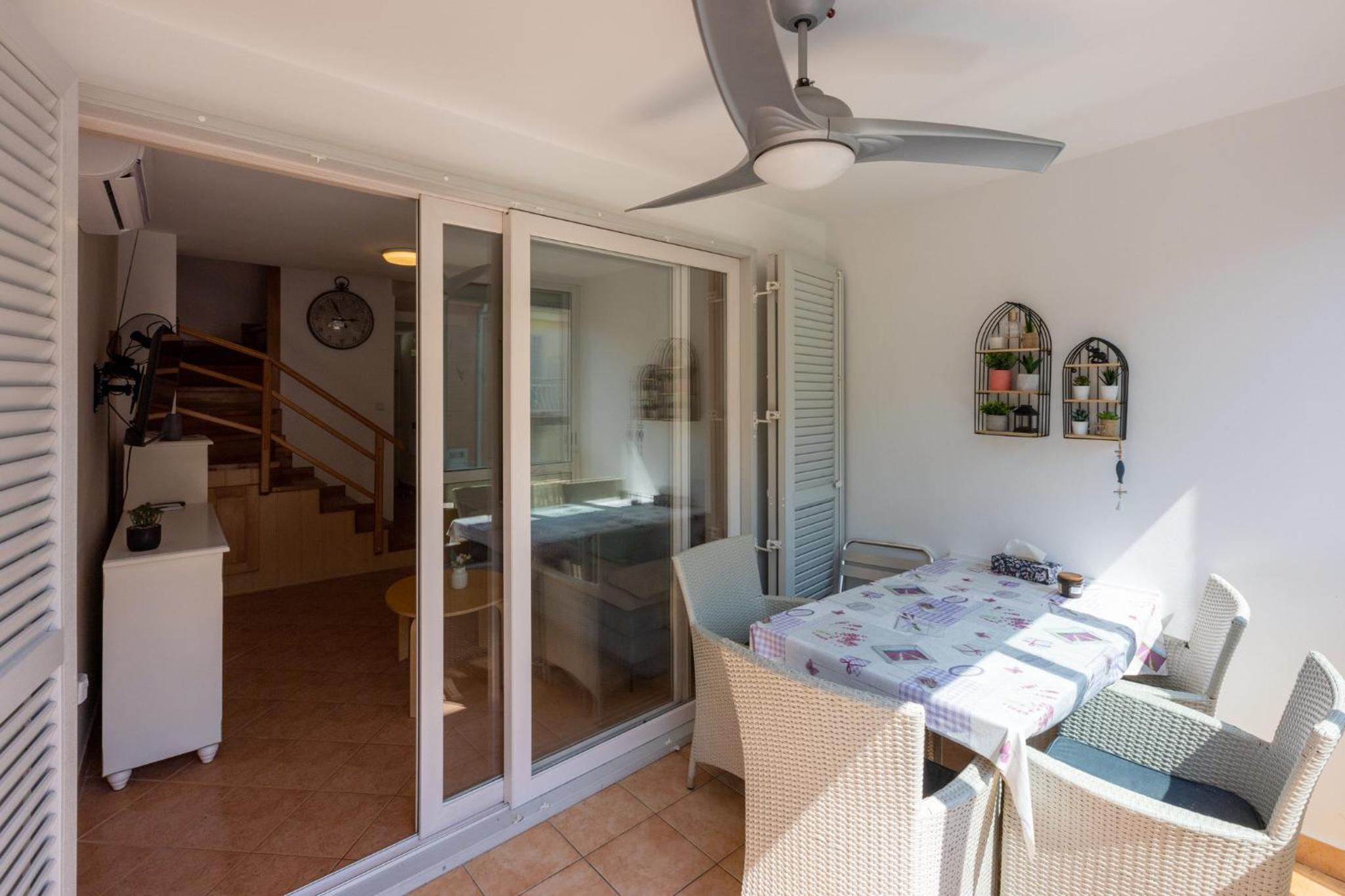 Apartment with Balcony photo 2