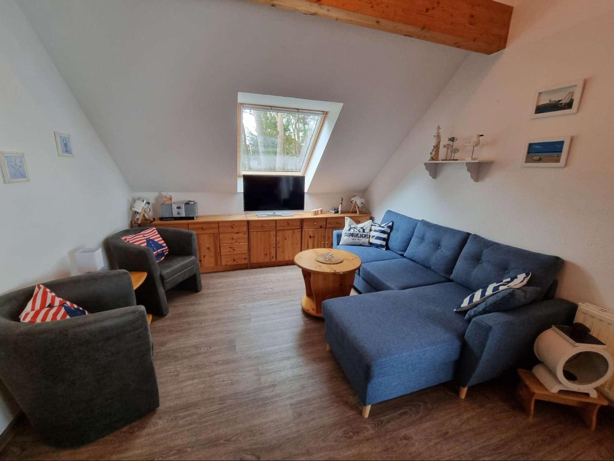 One-Bedroom Apartment with Balcony photo 1