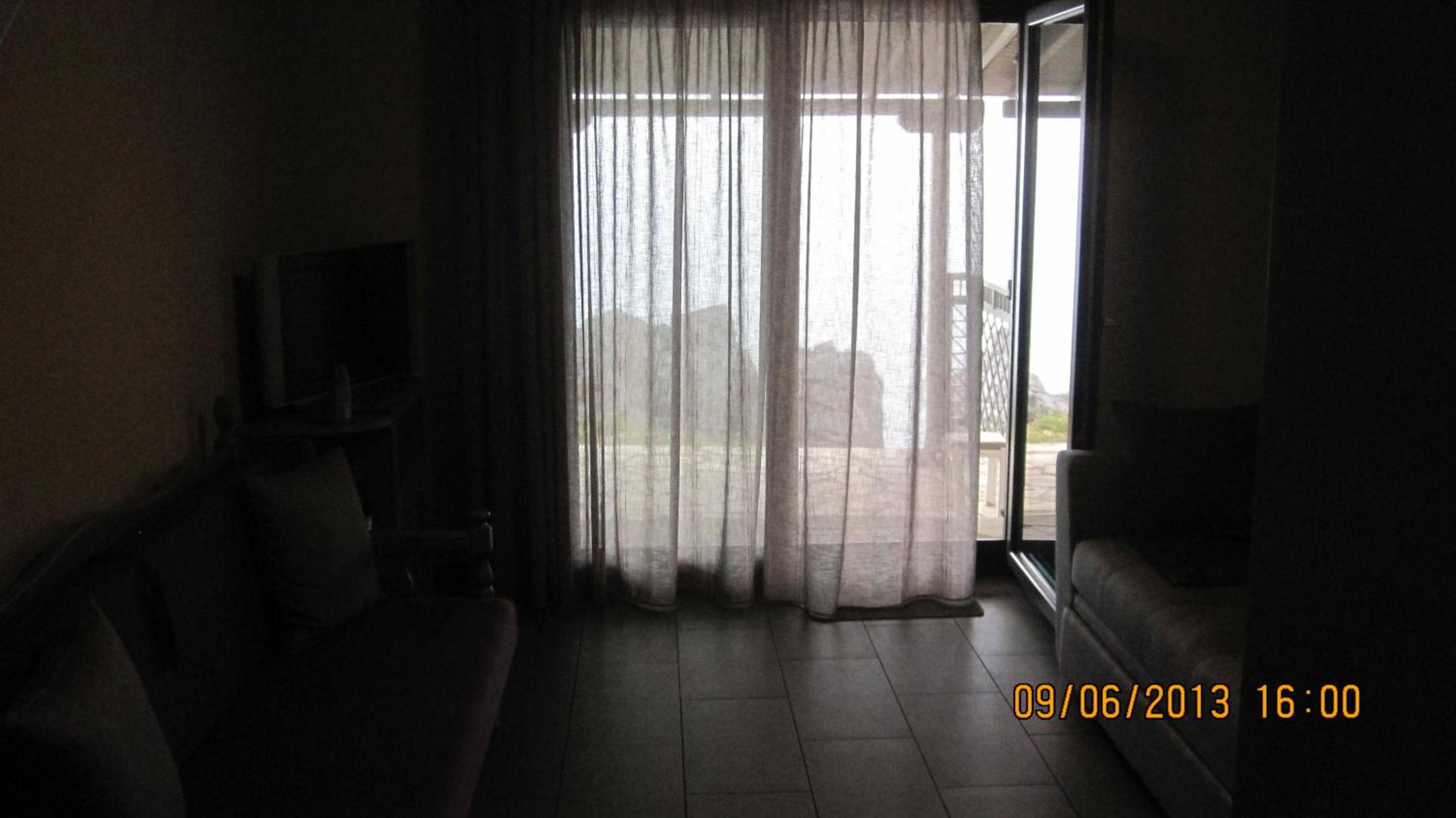 One-Bedroom House photo 2