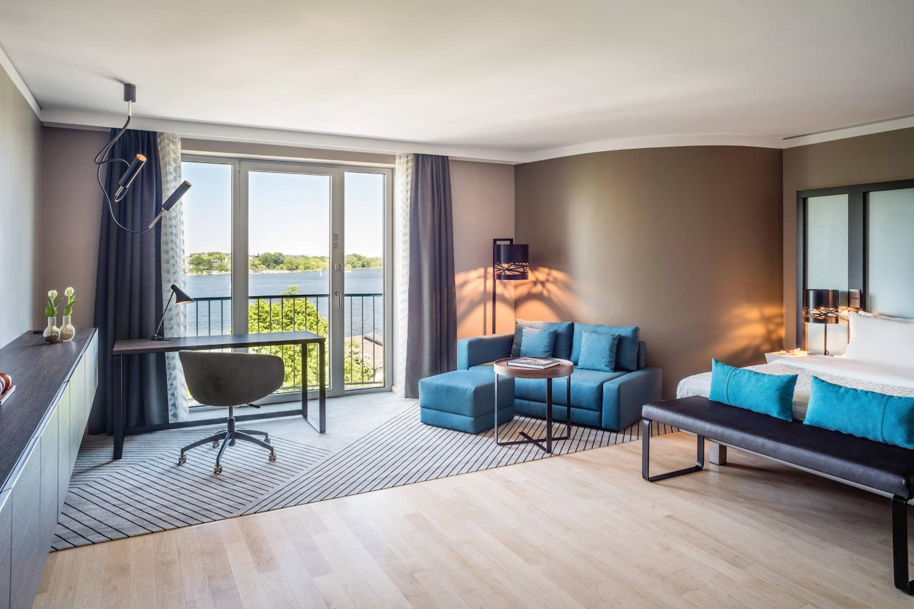 Junior Lake Suite, Alster view