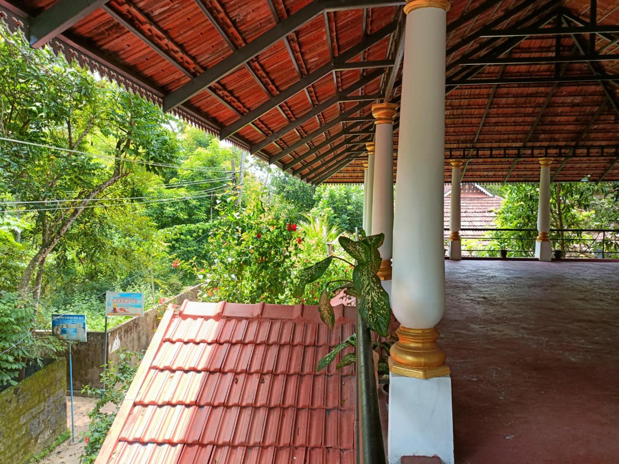 Double Room With Balcony And Sea View photo 2
