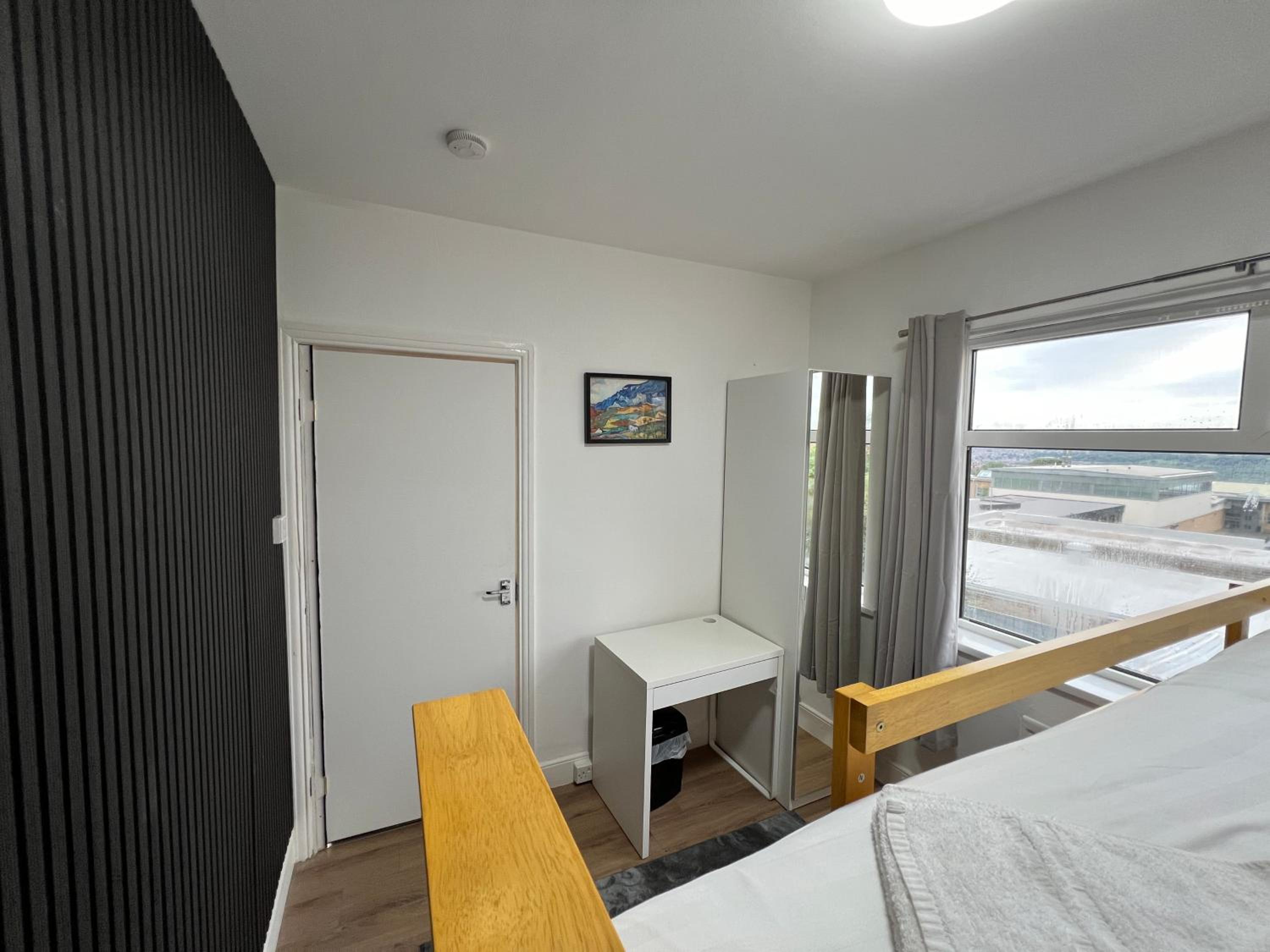 Three-Bedroom House photo 3