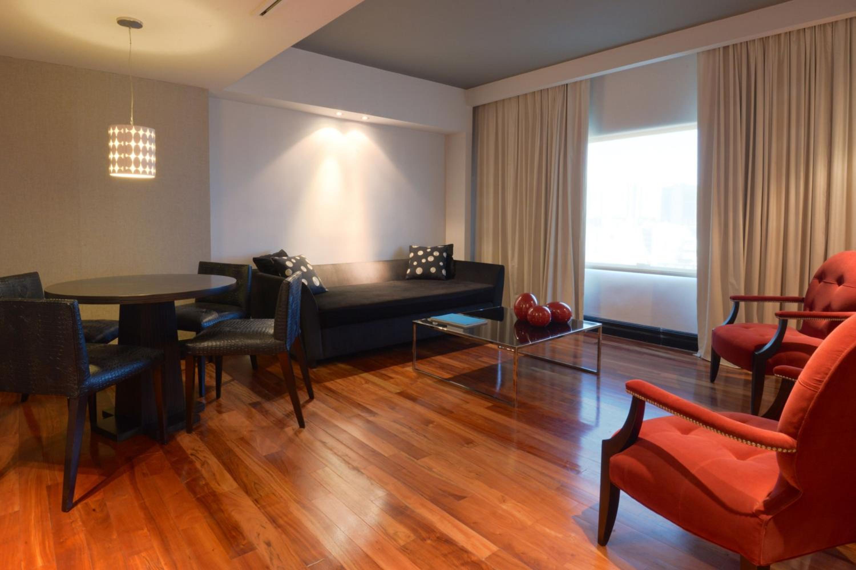 Upper Suite Deluxe, Suite, 1 King