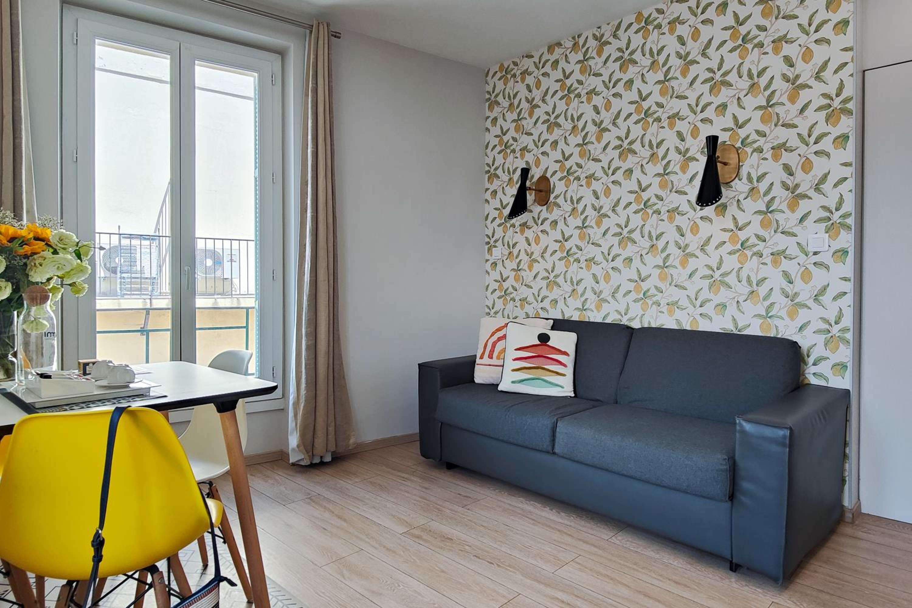One-Bedroom Apartment - Photo 1