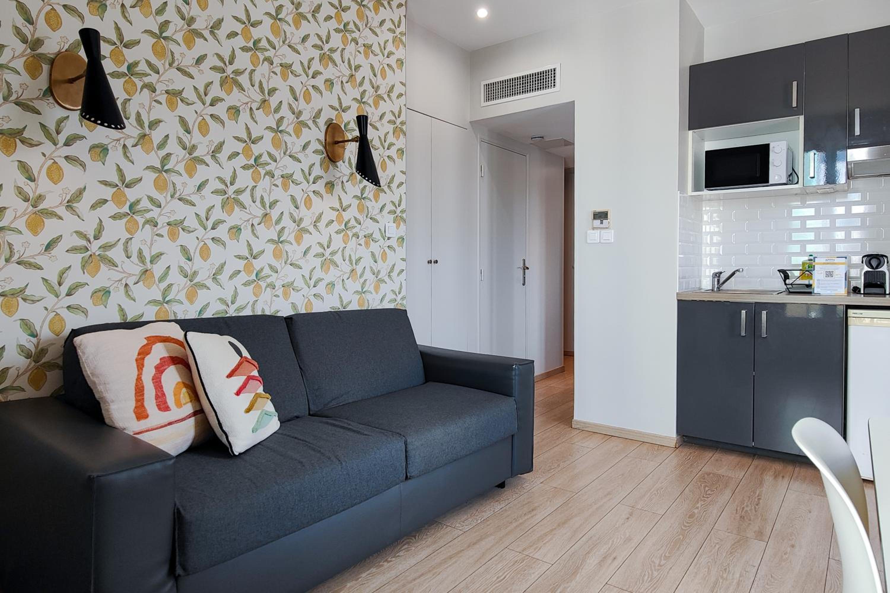 One-Bedroom Apartment - Photo 9
