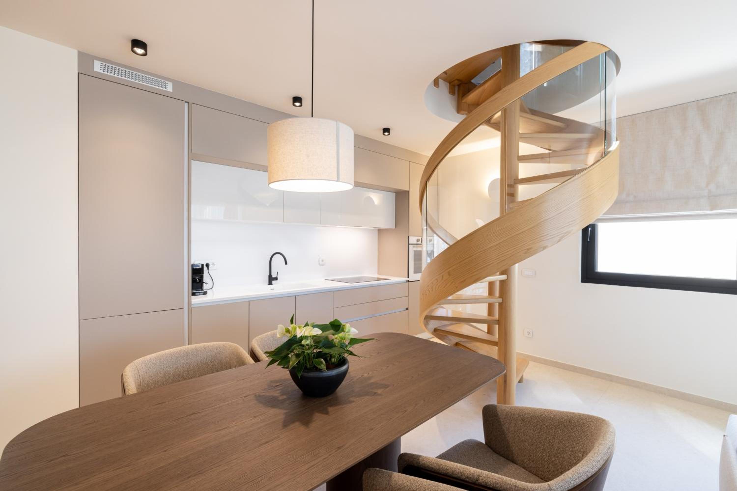 Executive Maisonette with Sea view and outdoor Hydromassage Bathtub - Photo 12