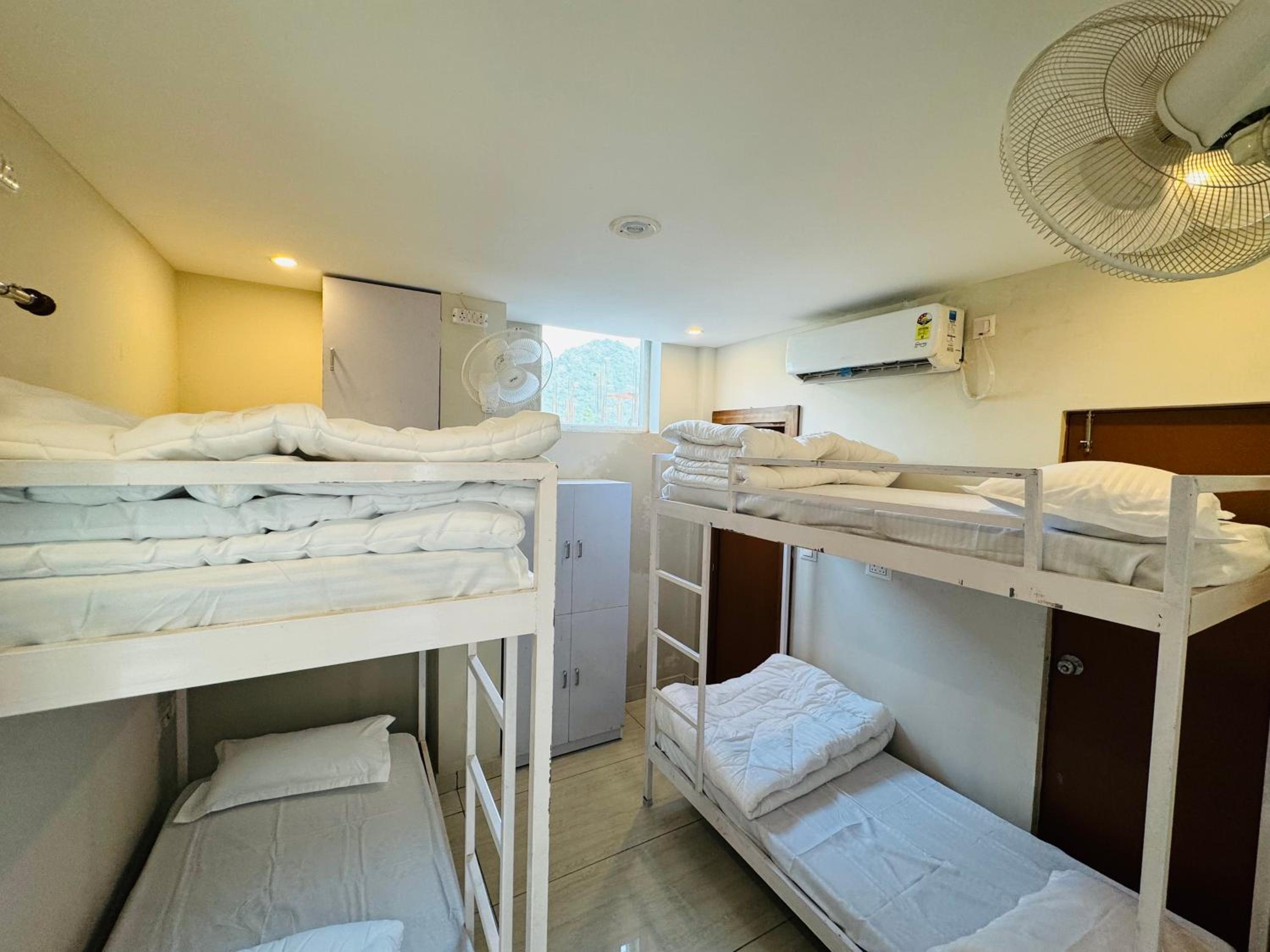 Bed In 4-Bed Female Dormitory Room photo 3