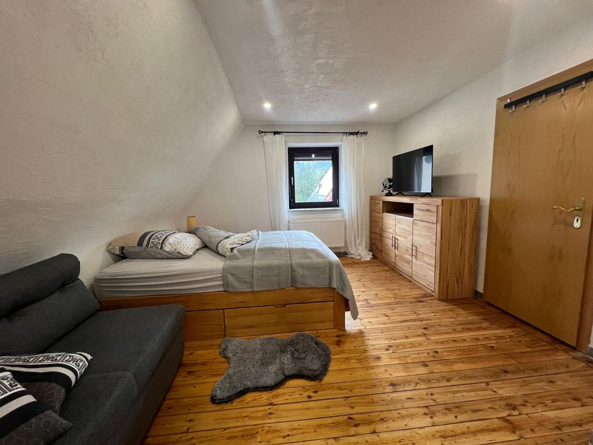 One-Bedroom Apartment photo 1