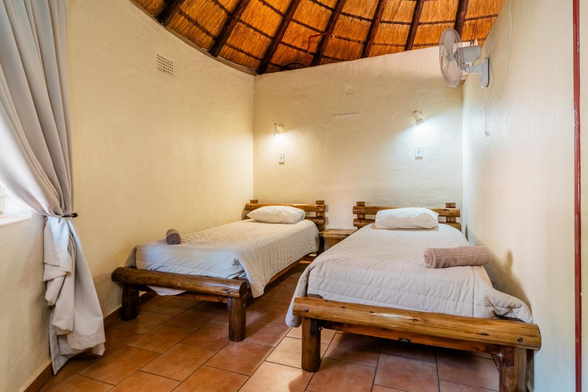 4 Sleeper Rondavel 3* (1 Twin Room)