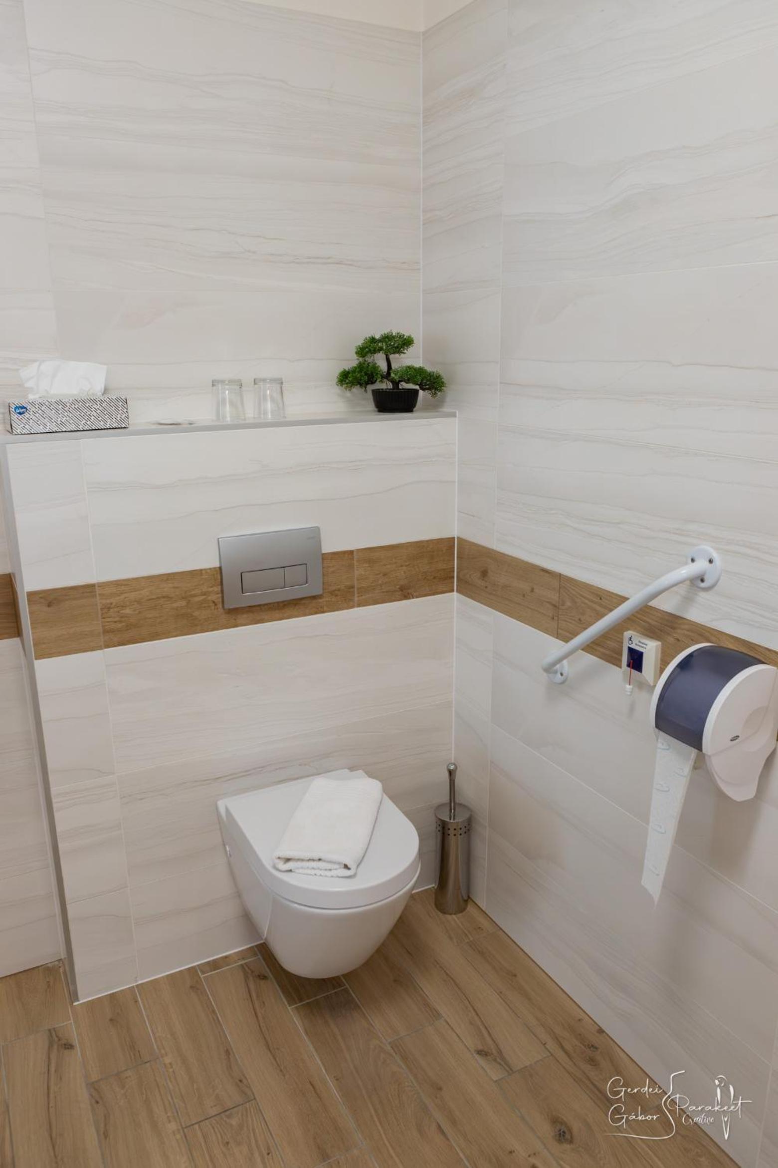 Double or Twin Room - Disability Access photo 3