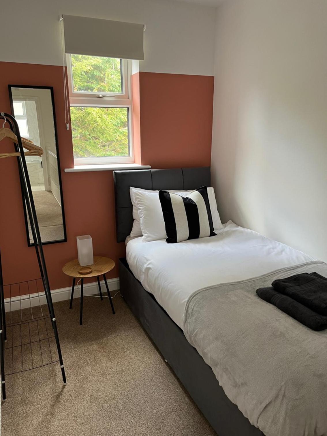 Three-Bedroom House photo 3