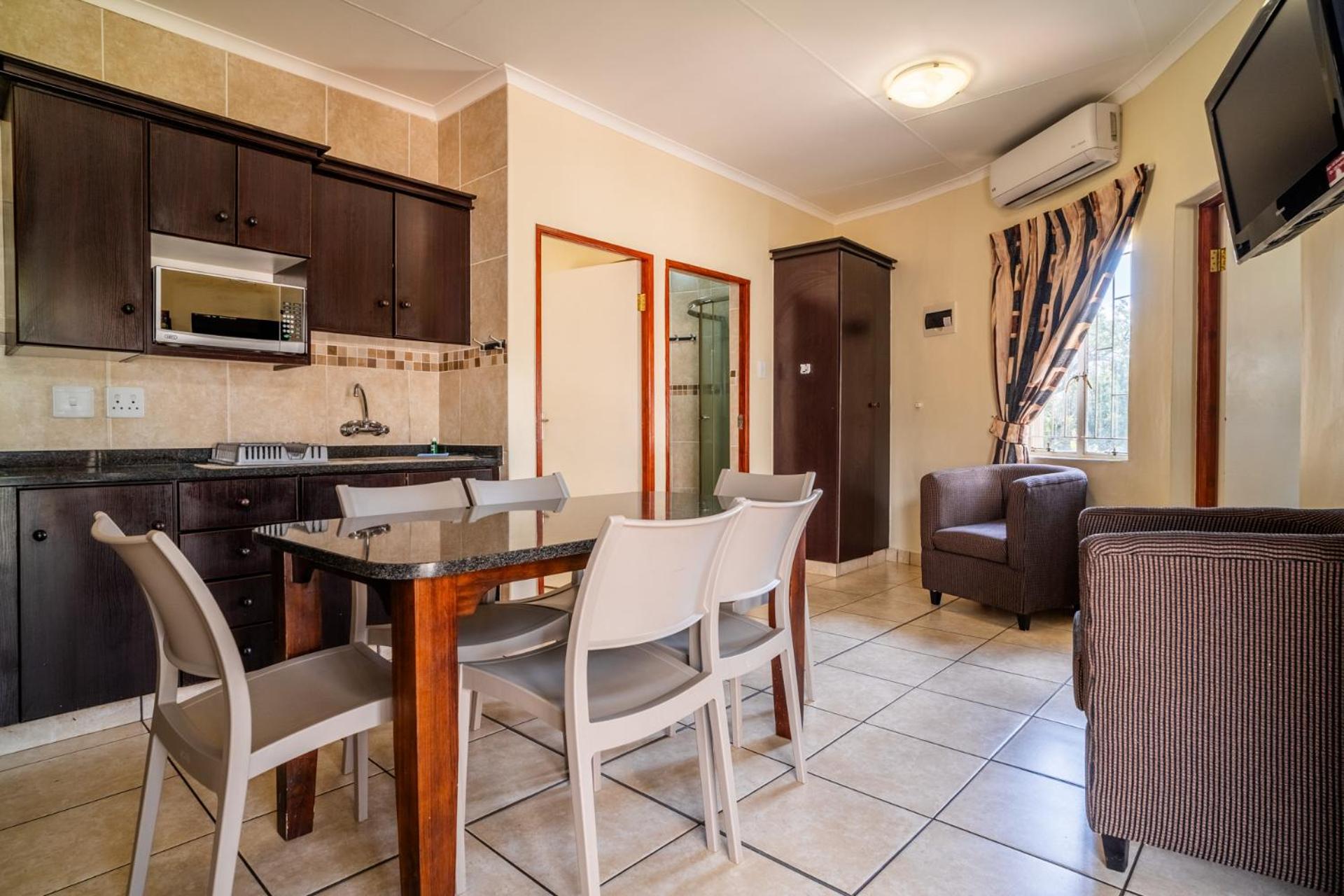 4 Sleeper House 3* (dbl & twin rooms) photo 3