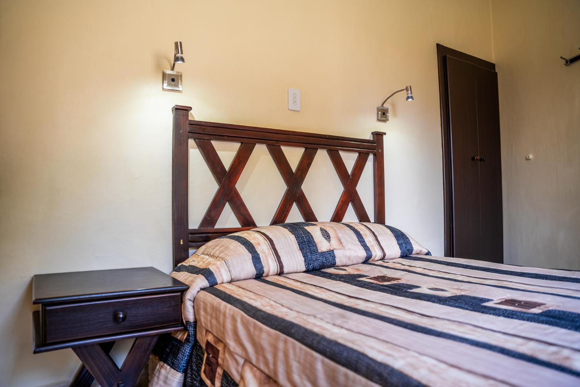 4 Sleeper House 3* (dbl & twin rooms)
