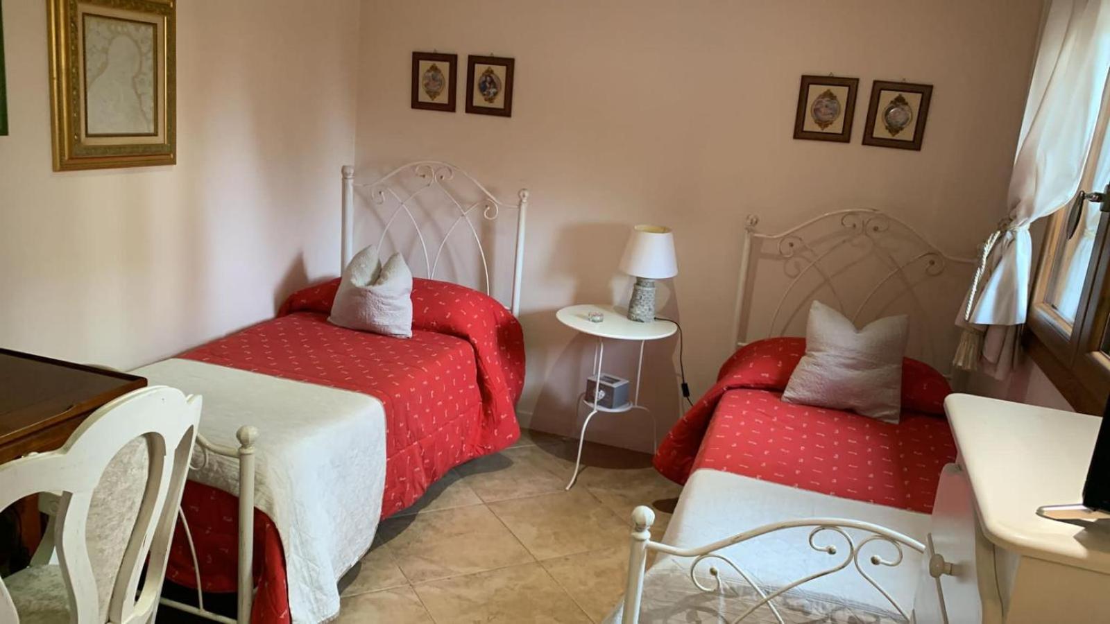 Deluxe One-Bedroom Apartment with Garden View photo 1