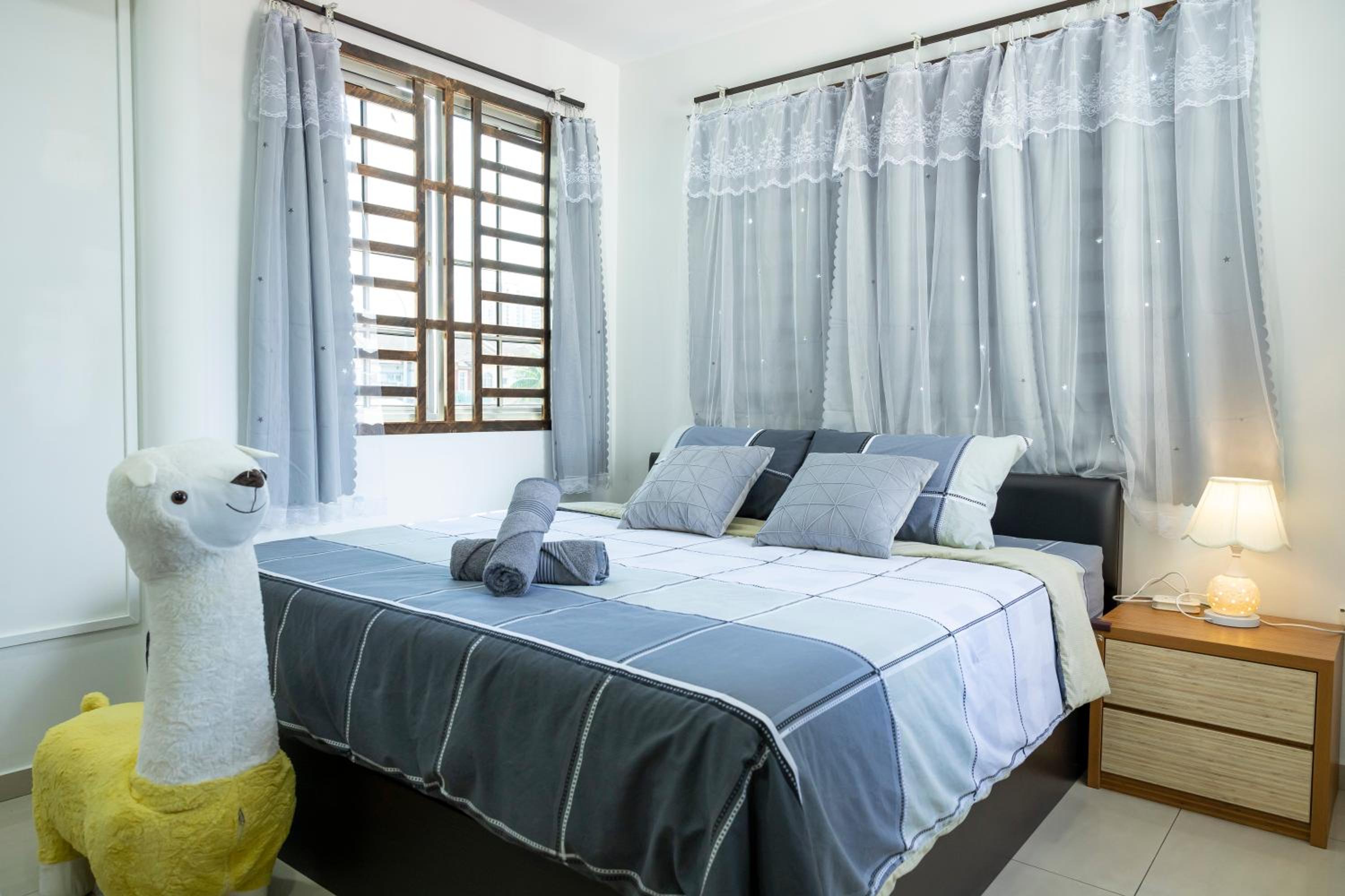 Four-Bedroom House photo 3