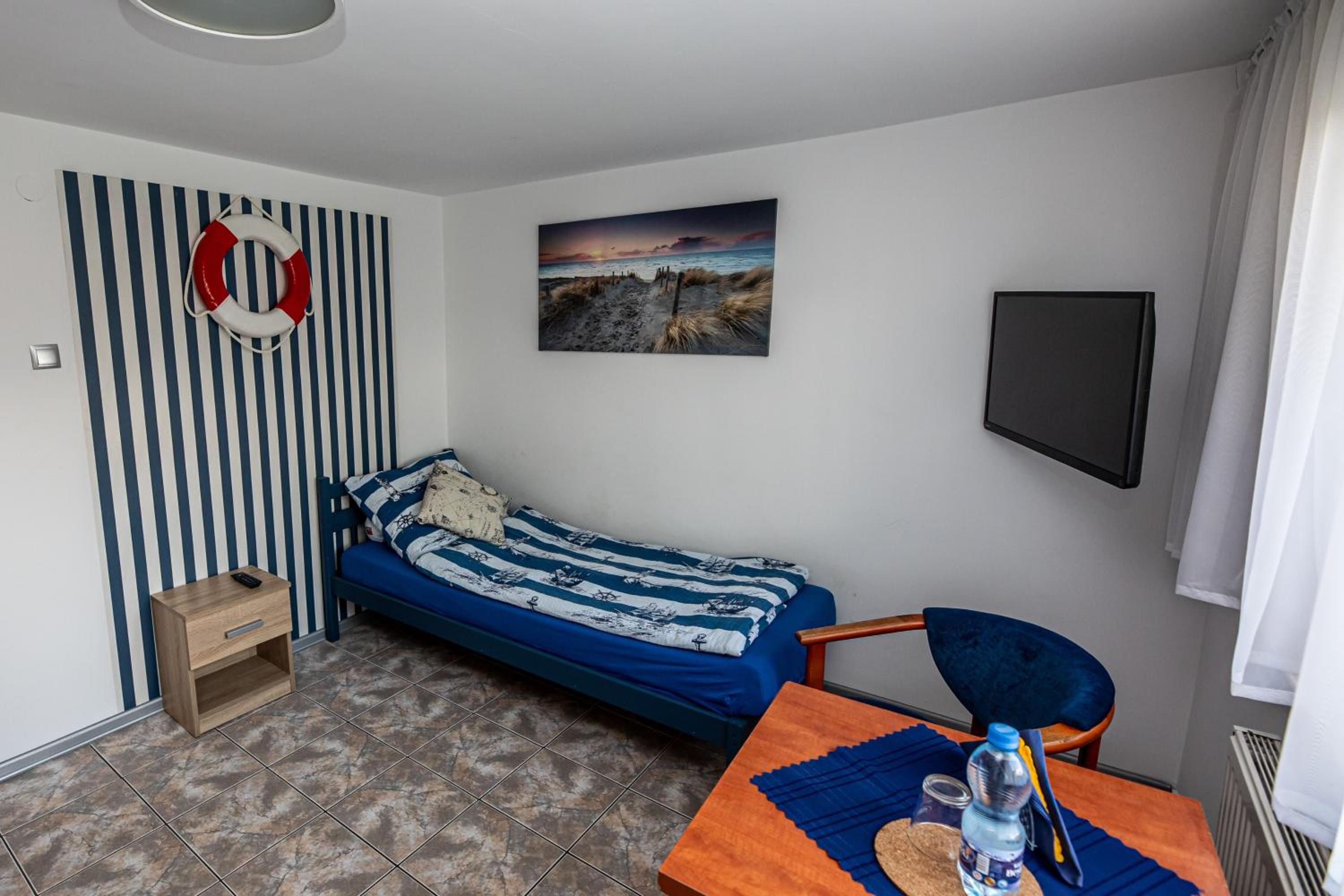 Single Room with Private External Bathroom