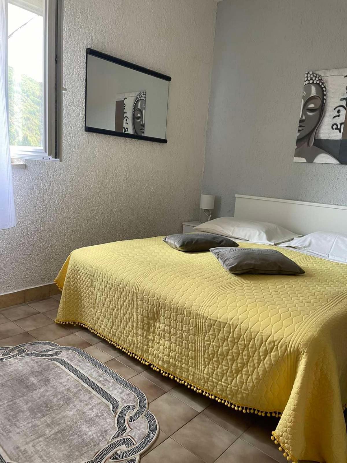 One-Bedroom Apartment - Photo 25