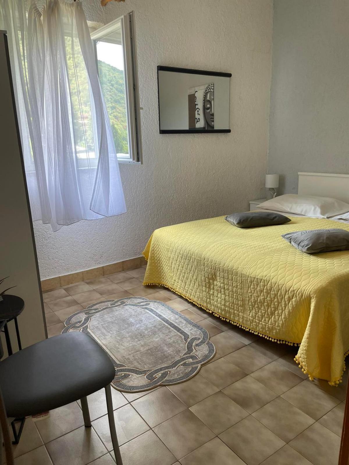 One-Bedroom Apartment - Photo 21