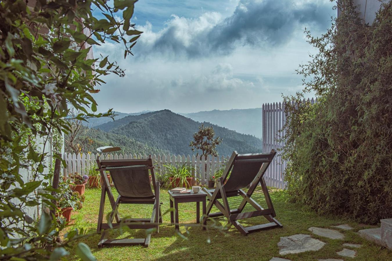 King Room with Mountain View photo 2
