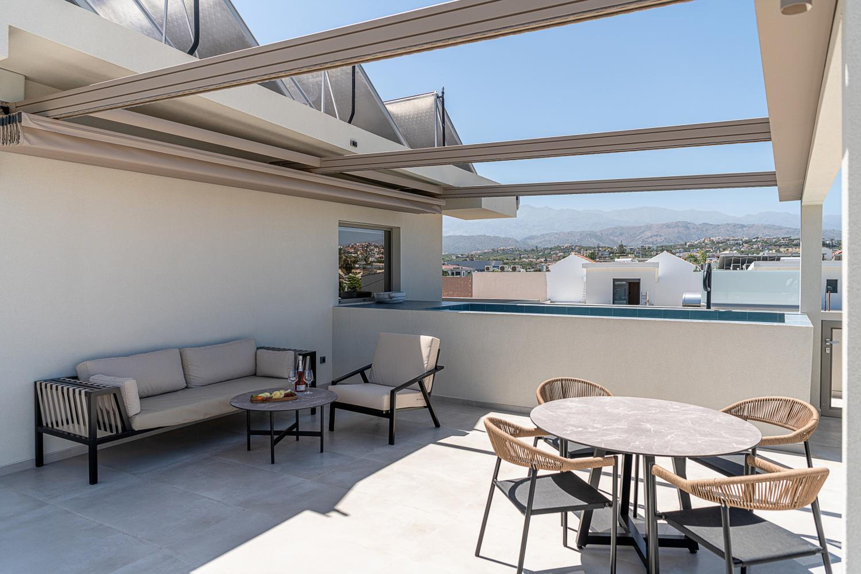 Premium Suite with outdoor plunge pool photo 3