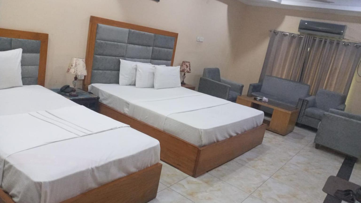 Deluxe Triple Room - Photo 10
