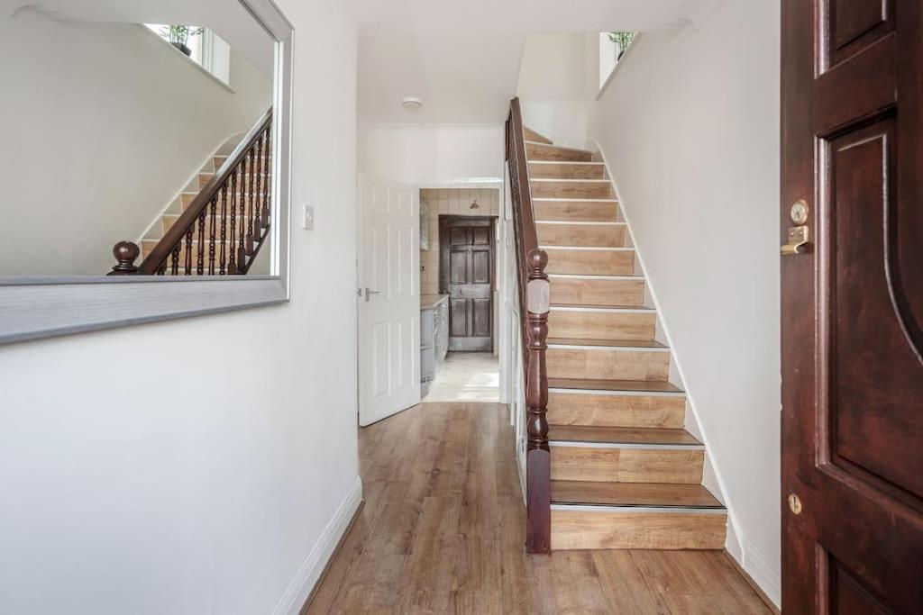 Four-Bedroom House - Photo 11