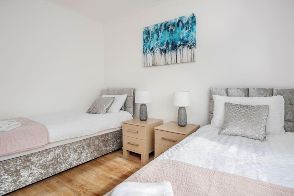 Four-Bedroom House - Photo 4