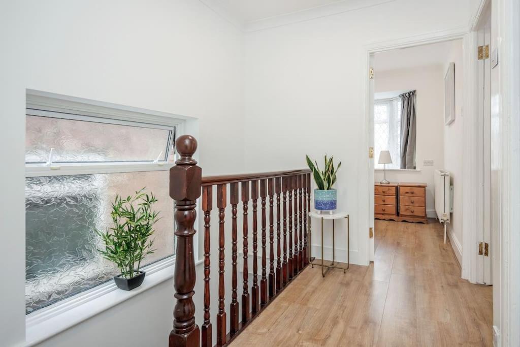 Four-Bedroom House - Photo 7