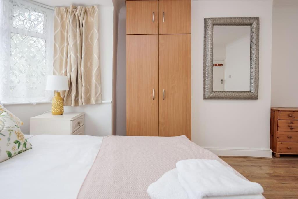 Four-Bedroom House - Photo 9