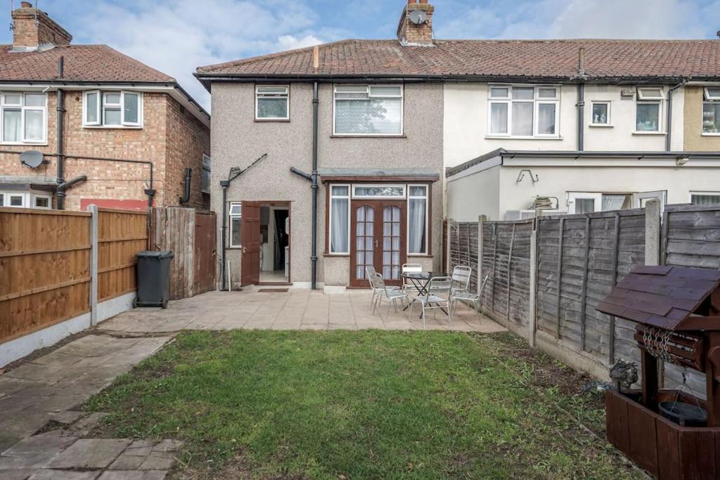 Four-Bedroom House - Photo 13