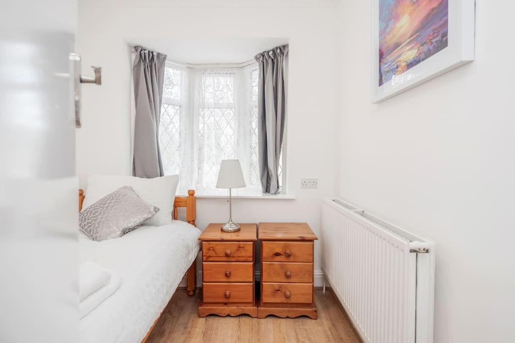 Four-Bedroom House - Photo 14