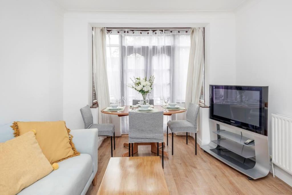Four-Bedroom House - Photo 17