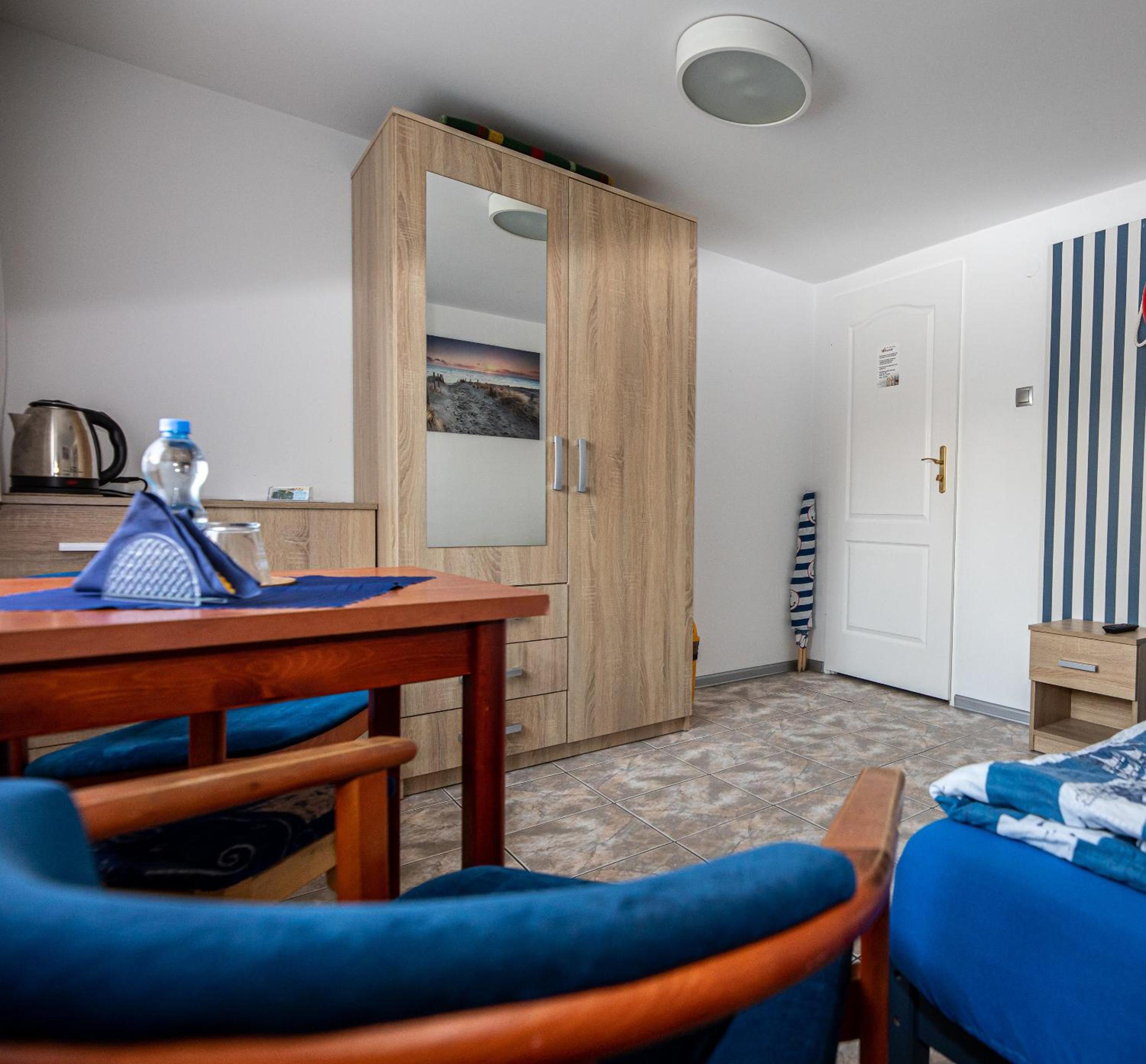 Twin Room - Photo 2