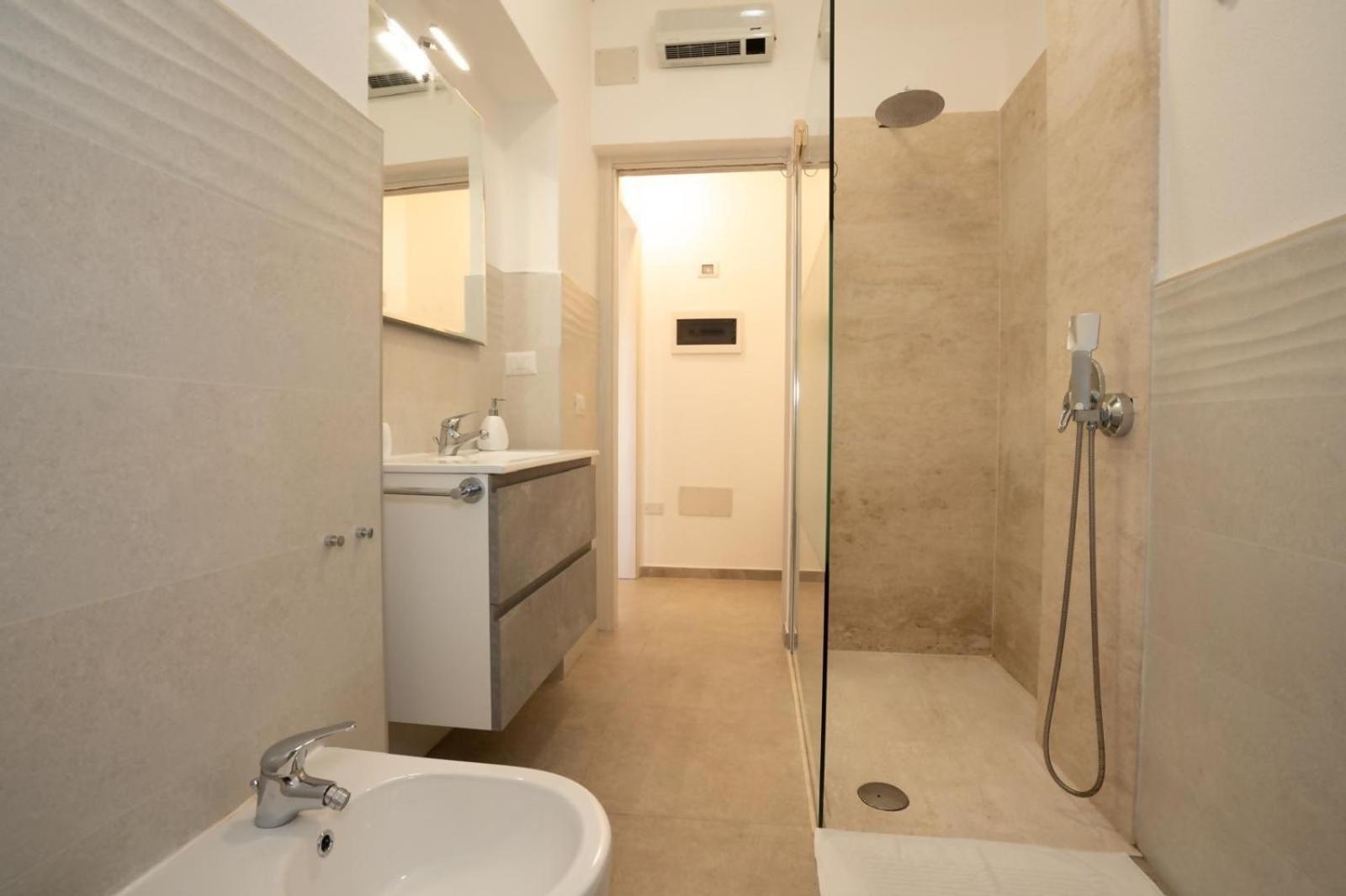 One-Bedroom Apartment with Terrace photo 3