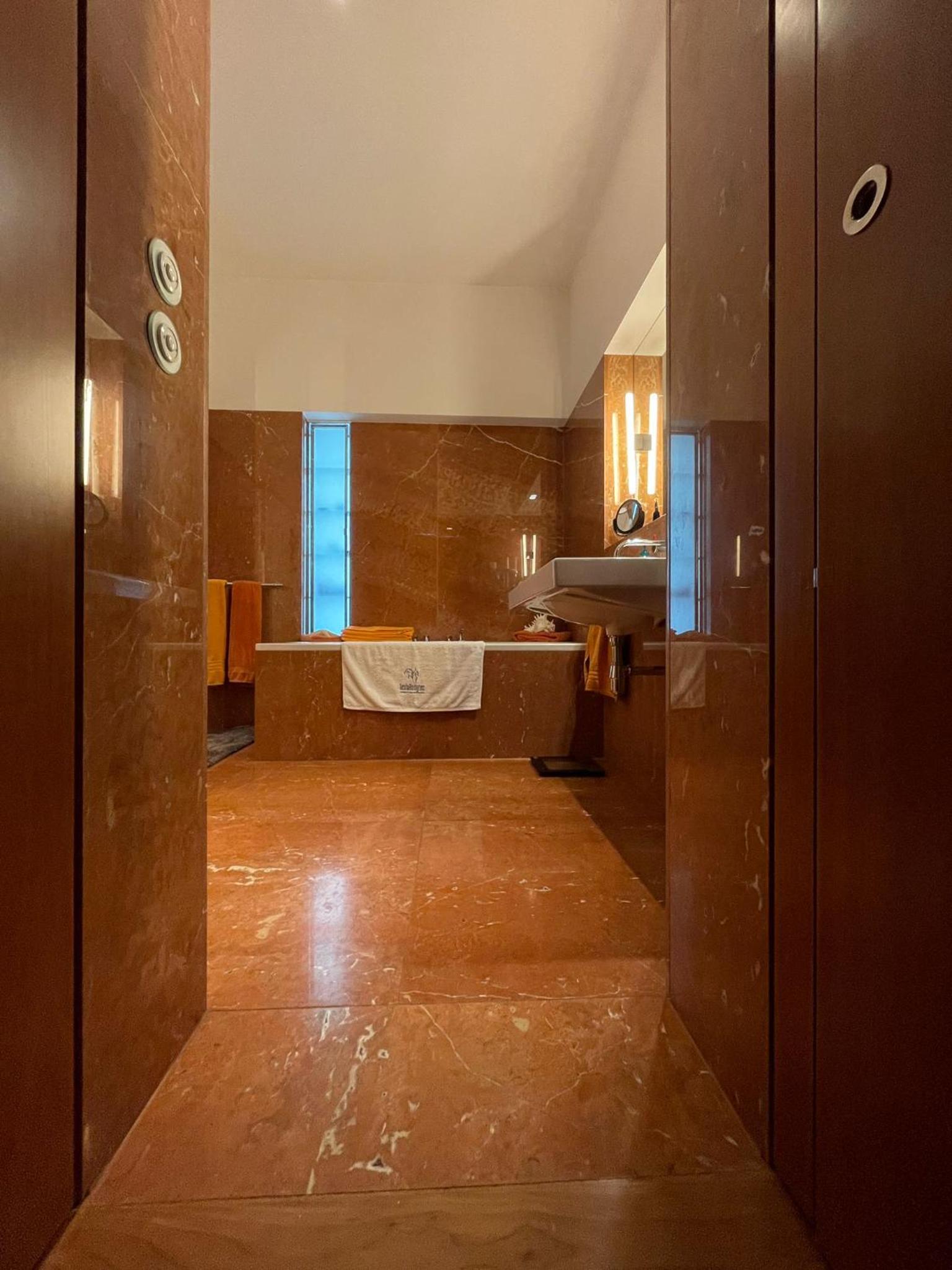Deluxe Suite photo 3