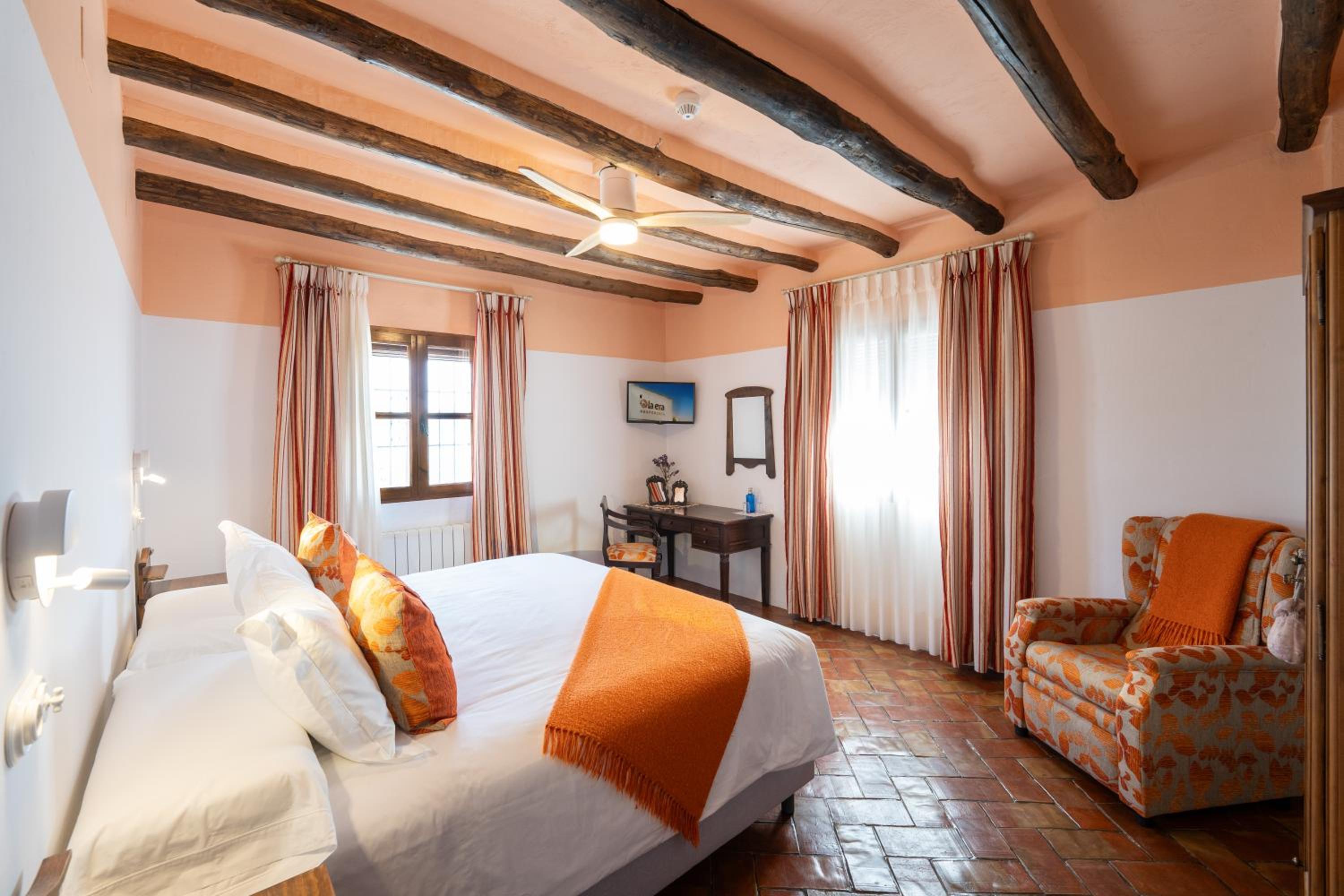 Standard Double or Twin Room photo 3