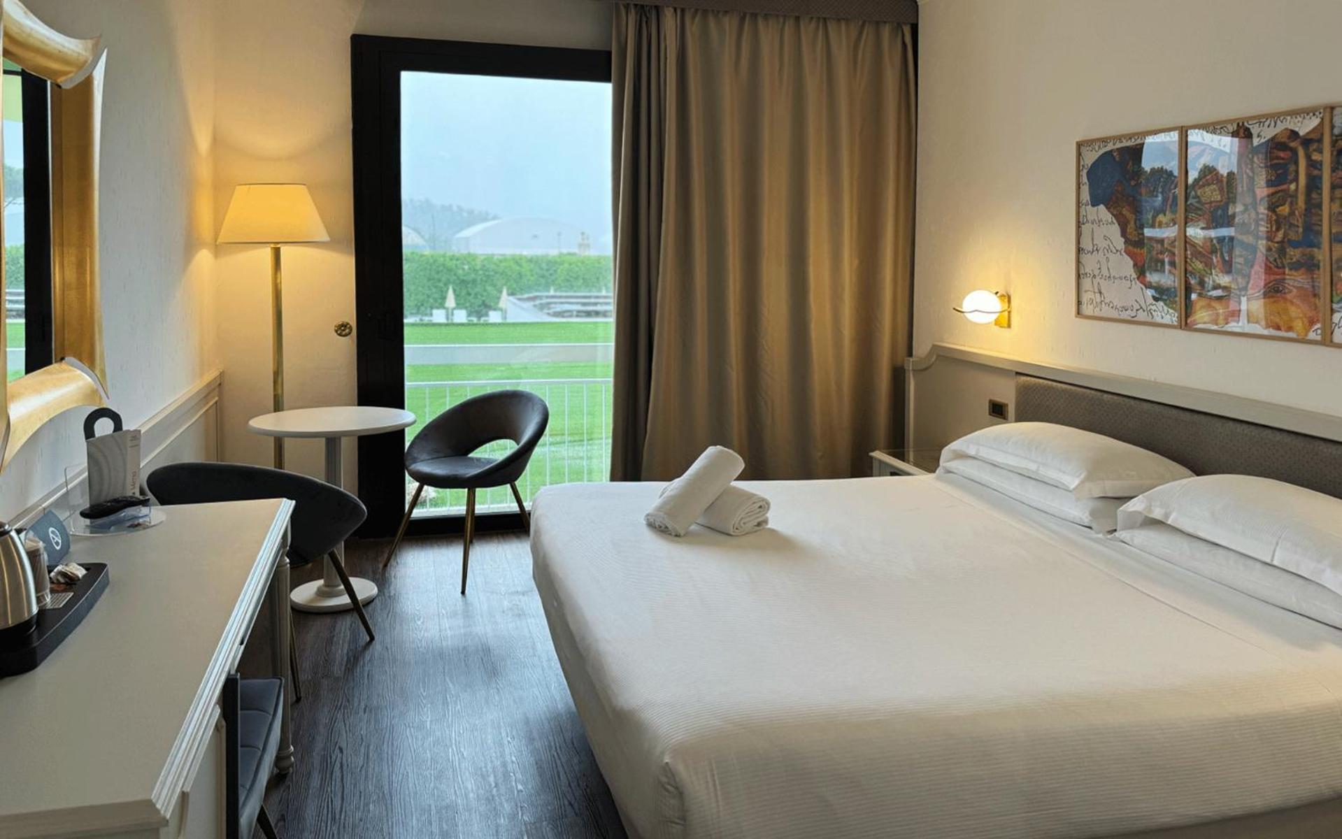 Premium Double Room with Spa Access - Photo 9