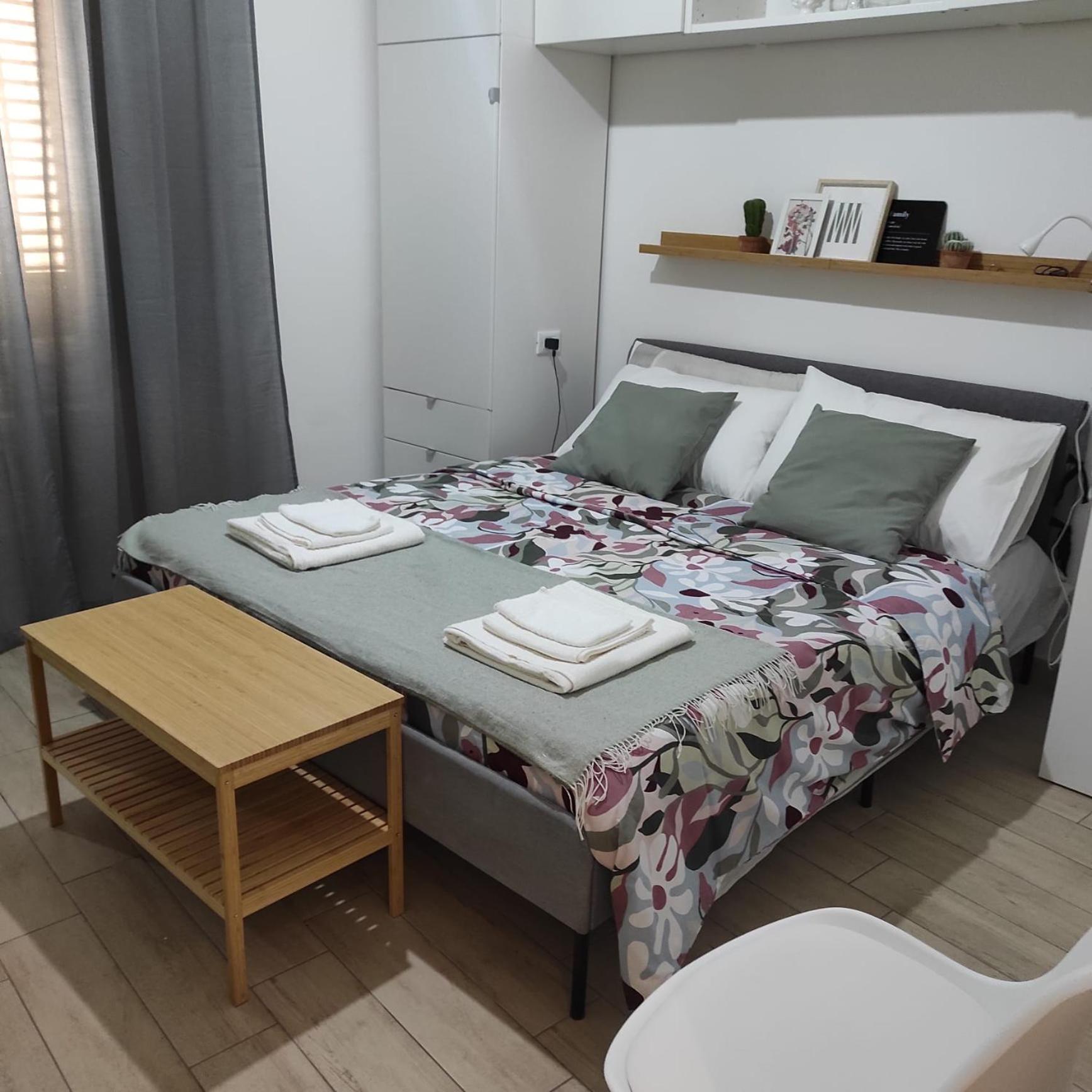 One-Bedroom Apartment photo 1
