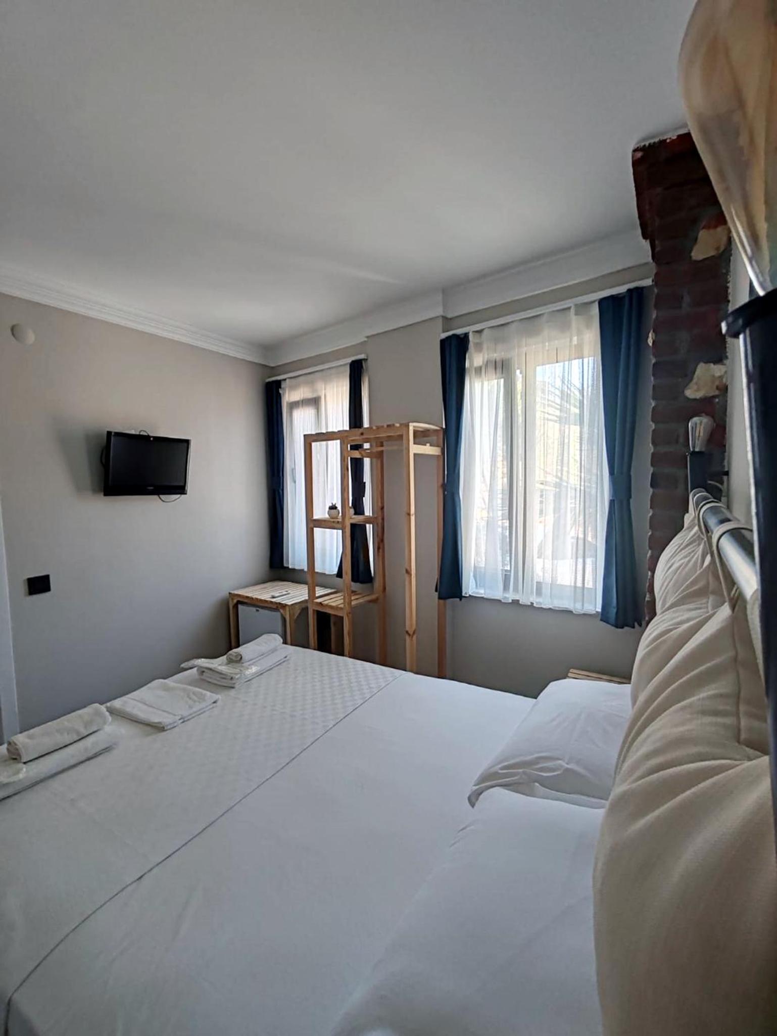 Double Room - Photo 21